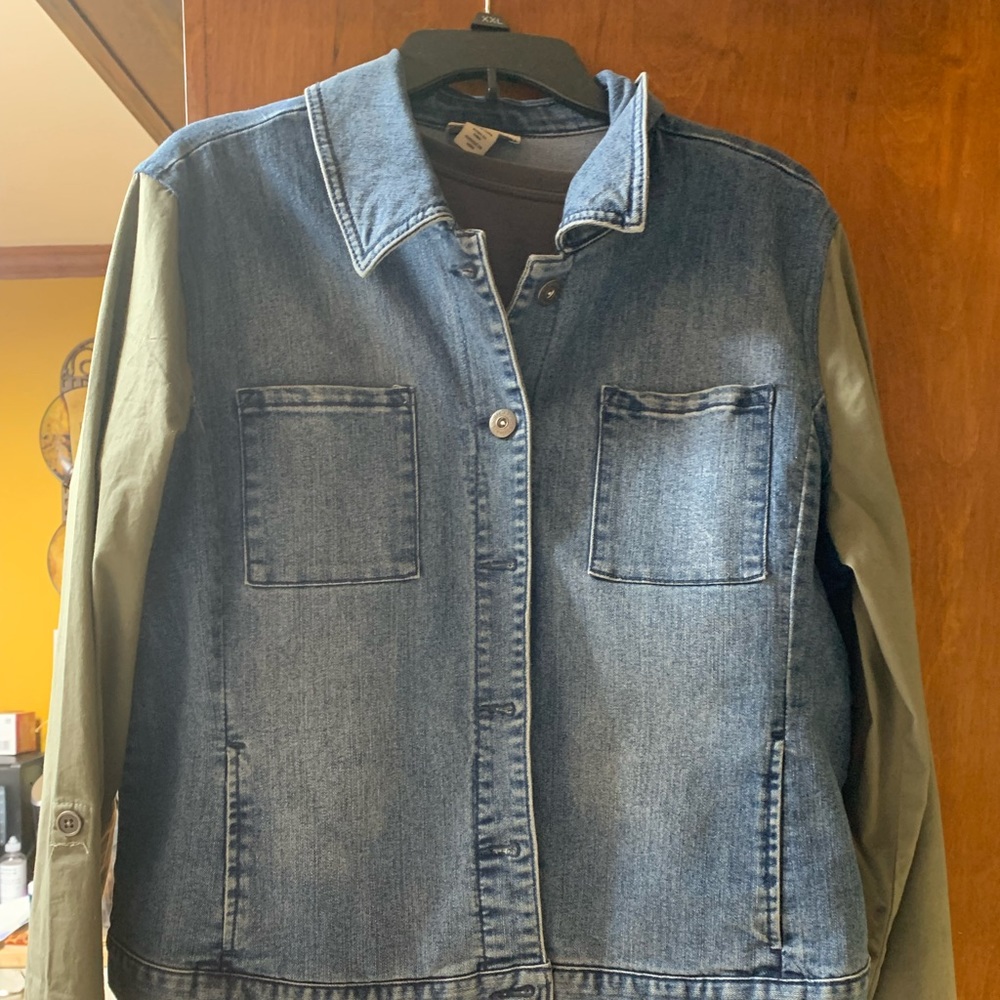 Women’s Jean Jacket